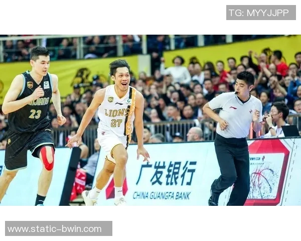 篮球裁判视频解析:如何提升裁判判罚水平与比赛公正性 篮球裁判视频解析:如何提升裁判判罚水平与比赛公正性